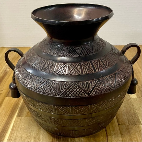 Heavy Brass/Metal Etched Vase or Pot Handles Dangling Weights 7” Tall India - Picture 2 of 10